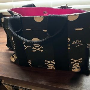 Betsy Johnson black and white skull canvas tote/purse